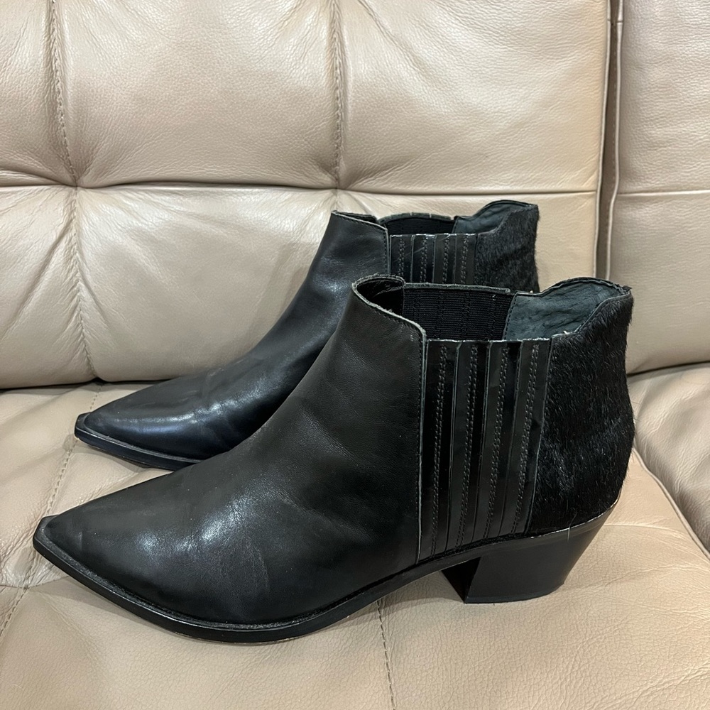 Dolce Vita Low Heel Boot - Leather/Fur - 10